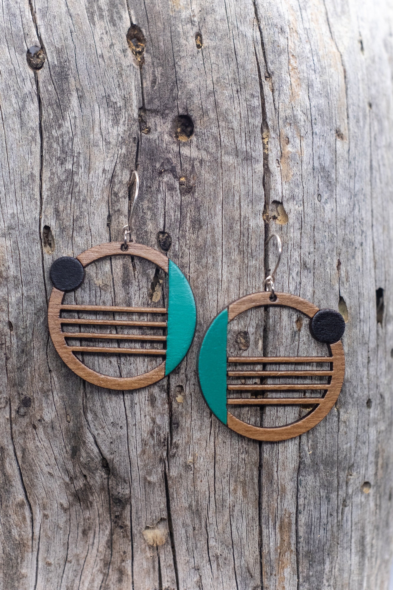 LASZLO - Bauhaus inspired earrings - solid walnut. Original creation & artisanal manufacturing - Made in France -