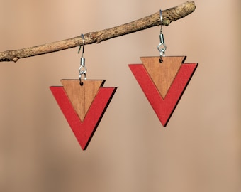 NAOS - Geometric earrings in wood, solid French walnut. Red triangle - Hand-painted. Homemade