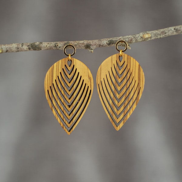 ARES - Boucles d’oreilles feuilles en bois d’olivier massif français. Création originale & fabrication artisanale - 100% Made in France