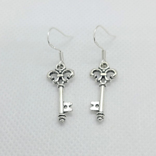 Midcentury Key Earrings - S925 Silver - Small Key Earrings - Simple Key Earrings - Antique Key Earrings - Silver Key Earrings - Key Jewelry