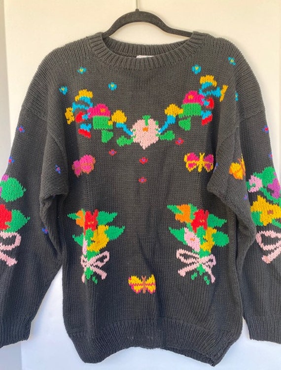 New Vintage Floral Crew Neck Sweater from the 1990