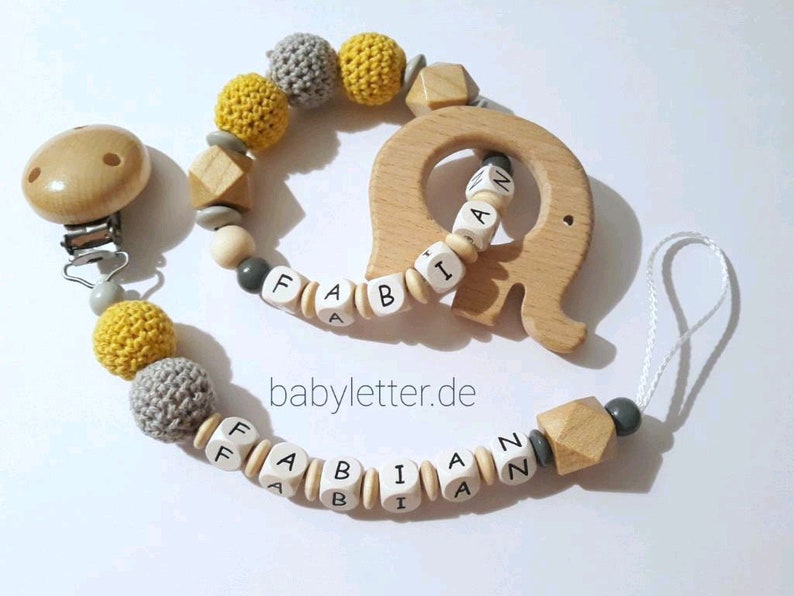 Schnullerkette mit Name und Greifling mit Name in verschiedenen Farben mit Hexagon und Häkelperlen, Geschenk zur Geburt, Set oder einzeln Senfgelb