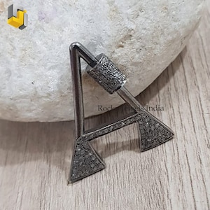 Broche de langosta con letra A en plata de ley 925, hecho a mano por un diseñador, con engaste de pavé real natural y cierre de rosca de diamantes. Joyería con el alfabeto de la letra A.