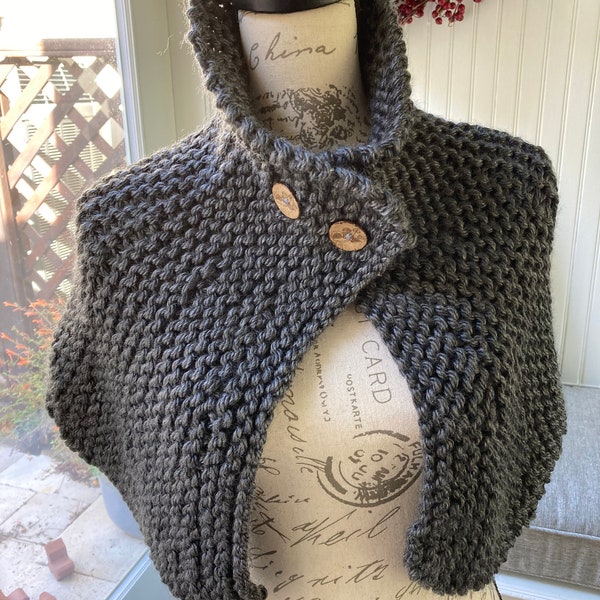 Brianna's capelet from season 4 of Outlander, Reunion Capelet, Brianna's handknitted shawl, Outlander shawl