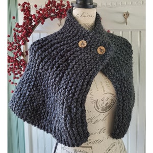 Brianna's capelet from season 4 of Outlander, Reunion Capelet, Brianna's handknitted shawl, Outlander shawl