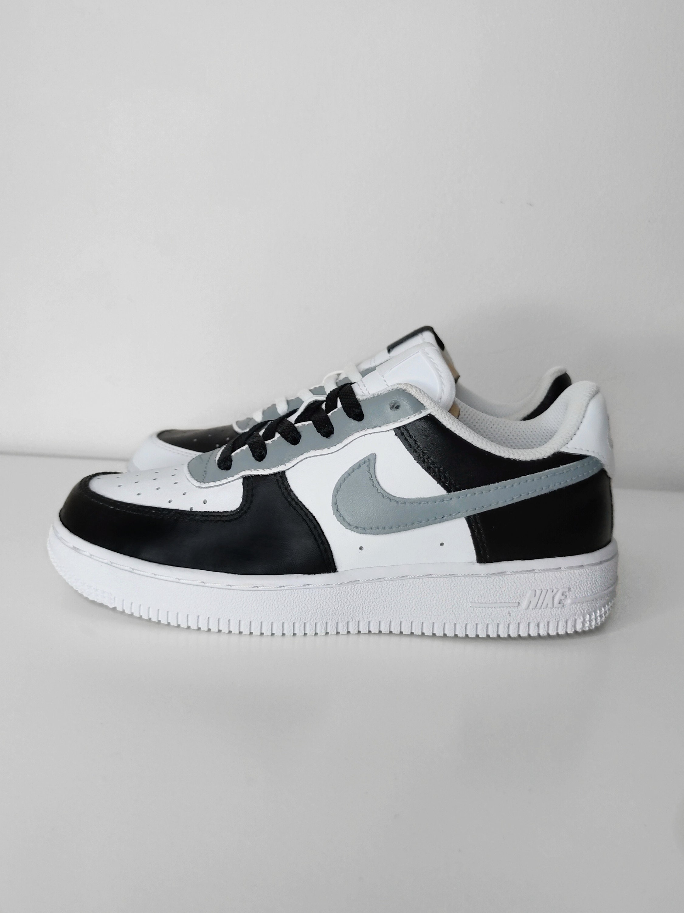 Crollo Quantistico Maschile Nike Customs Air Force 1 Bianco | Etsy Italia