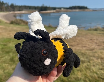 Abejorro de peluche tejido a crochet, hecho a pedido, artículo físico