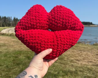 Almohada de labios tejida a crochet. HECHA A PEDIDO, artículo físico