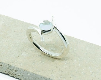 Silver 925 contrarie' ring blu topaz rose cut