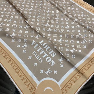 Louis vuitton silk scarf - Etsy 日本