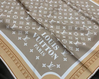 Louis Vuitton Scarf Silk Logo Print Vintage Biege Authentic Classic 85x 85 cm