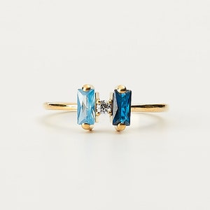 Bagues de naissance scintillantes personnalisées, bagues horizontales en pierres, bijoux personnalisés avec pierres de naissance, bagues minimalistes multi-pierres de naissance, bague en pierres précieuses