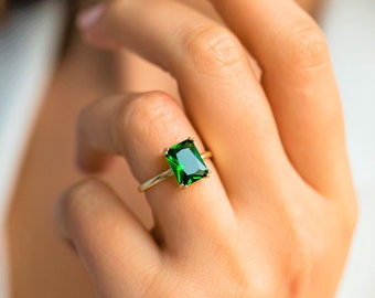 Emerald Ring May Birthstone 14k Solid Gold Ring Gemstone Ring Lab Emerald Ring Engagement Ring Rectangle Ring Anniversary Ring Gift or Her