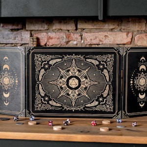 Schermo magnetico dm personalizzato in legno con torri di dadi e misuratore di iniziativa, schermo dm in legno per giochi di ruolo, regali schermo dm Mystic Esoteric dragons dnd