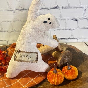 Primitive ghost tuck, Halloween Bowl Fillers, Fabric ghost, ghost Bowl Fillers, Primitive ghost decor, Halloween ghost, boo ghost decor