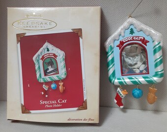 Hallmark Christmas Ornament Special Cat Photo Holder; 2002