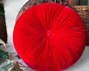 red round pillow