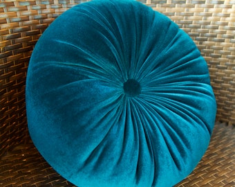 teal round cushion