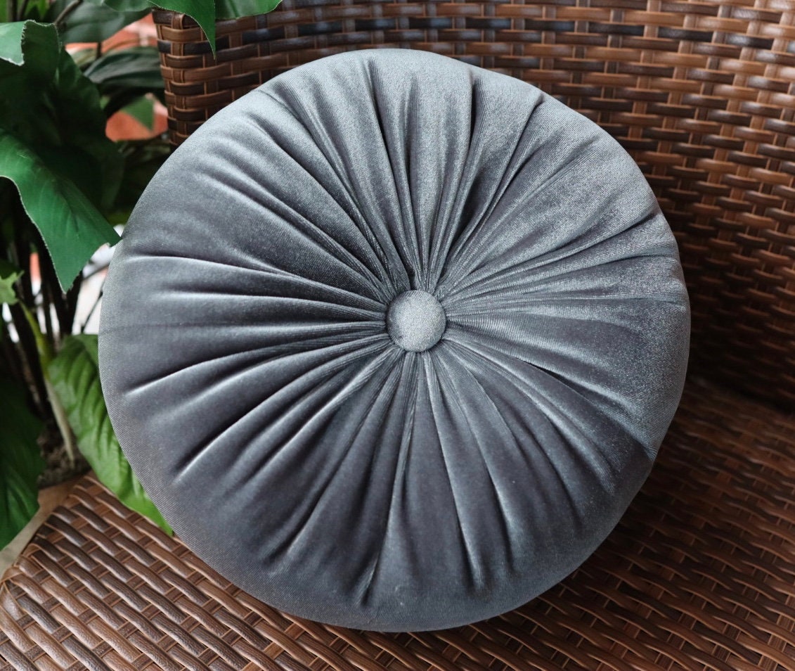 Grey circle cushion 2025