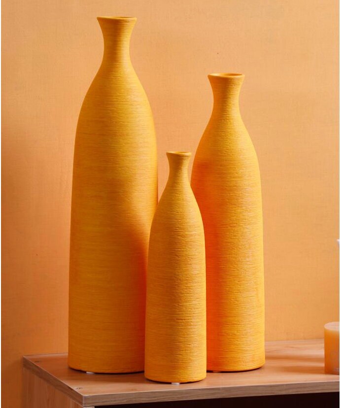 Handmade ceramic minimalist vases made to inspire the decor of Etsy