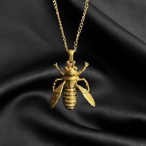 Gold Bee Pendant, Bronze Bee Charm, Nature-Inspired Jewelry, Insect Necklace Pendant, Unique Gift for Nature Lovers, Minimalist Bee Pendant