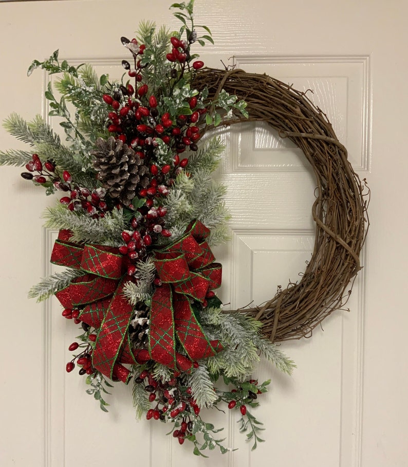 Frosted Winter Berry Grapevine, Winter Grapevine, Frosted Winter Berry Wreath or Door Hanger, Frosted Winter Berry Grapevine for front door immagine 8