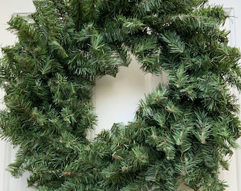 24” Northlight Canadian Pine Wreath with 220 tips
