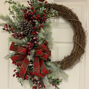 Frosted Winter Berry Grapevine, Winter Grapevine, Frosted Winter Berry Wreath or Door Hanger, Frosted Winter Berry Grapevine for front door immagine 1