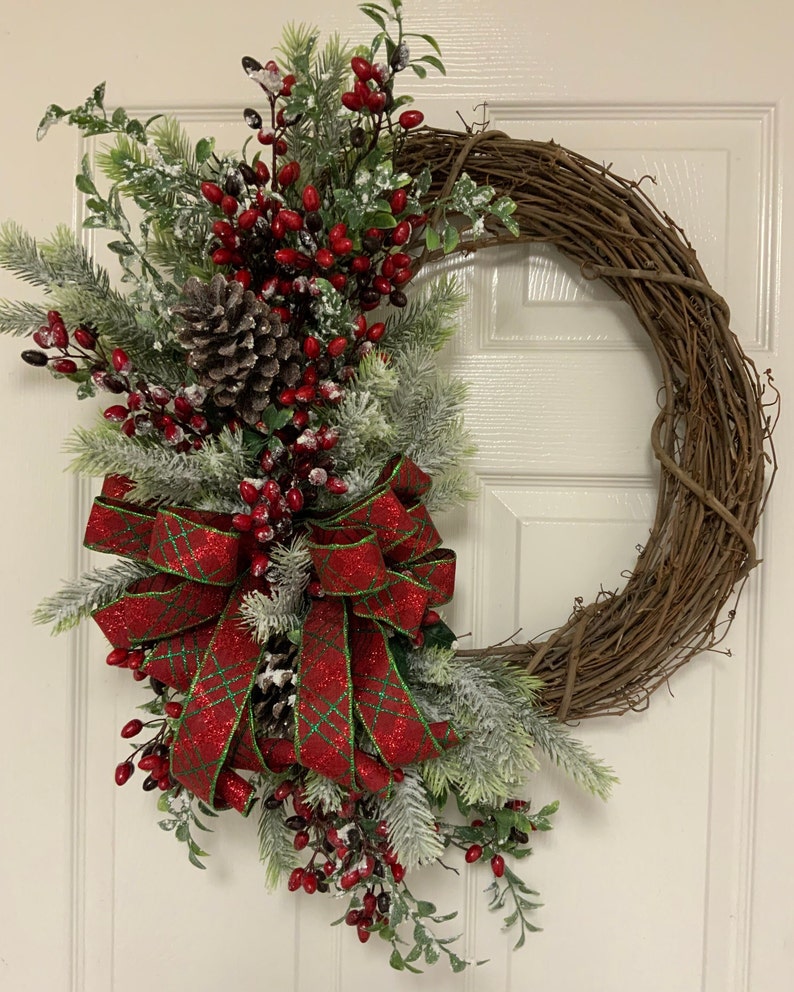 Frosted Winter Berry Grapevine, Winter Grapevine, Frosted Winter Berry Wreath or Door Hanger, Frosted Winter Berry Grapevine for front door immagine 1