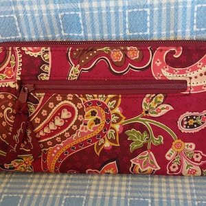 Cartera Vera Bradley cartera grande con cierre de cremallera cartera paisley roja NOS excelente estado