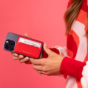Cartera de cuero Mag Safe para iPhone, billetera magnética de cuero rojo fuego. Cartera minimalista de color rojo brillante, cartera magnética para iPhones de Apple.