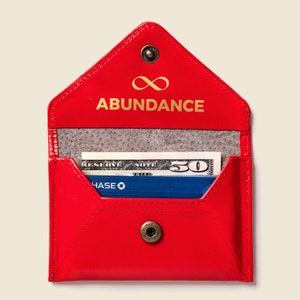 Cartera RFID roja con afirmación de abundancia. Cartera para buena fortuna y prosperidad con mensaje de dinero en su interior. Regalo billetera roja y dorada