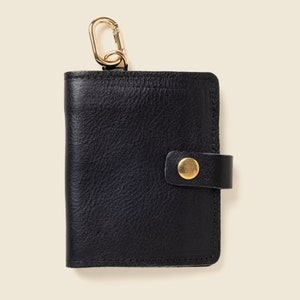 Cartera de piel negra con mosquetón y llavero para mujer. Regalo de Navidad para mamás. Cartera plegable de piel color burdeos. Linda cartera de cuero marrón para llaves.