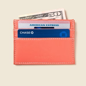 Cartera de piel rosa para mujer, tarjetero fino. Regalo de Navidad para mamás. Cartera fina compacta en color azul pastel para papá.