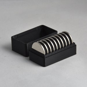 CR2025 Battery Storage Box