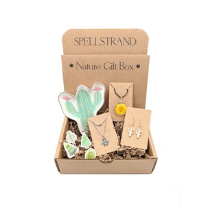 Nature Lover Gift Box for Women, Jewelry Gift Box, Christmas Gift Box for Her, Stocking Stuffer Gift Set, Holiday Gift Set, Plant Lover Gift