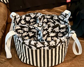 Multiple Drink Carrier Caddy for Busy Moms, Spooky Ghost Print