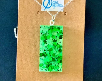 Flashy Green Sparkling Textured Resin Rectangle Pendant Necklace