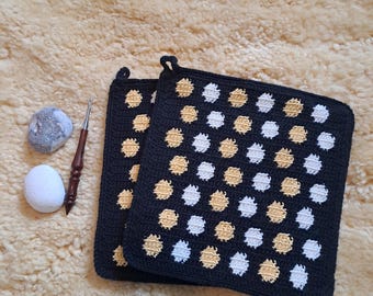 Potholder dots black