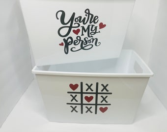 Plastic Valentine’s Day Buckets/Valentine’s Day Gift Basket