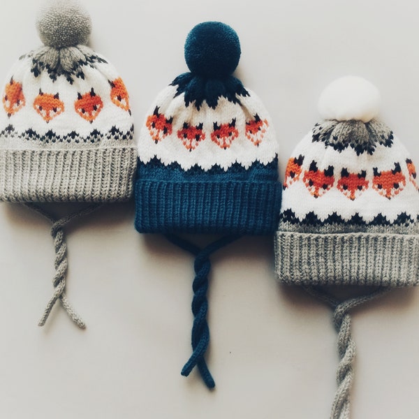 Chapeau Jacquard avec des renards Famille de renard Chapeau tricoté main avec revers et pompon Chapeaux famille look Chapeau de bébé avec des renards