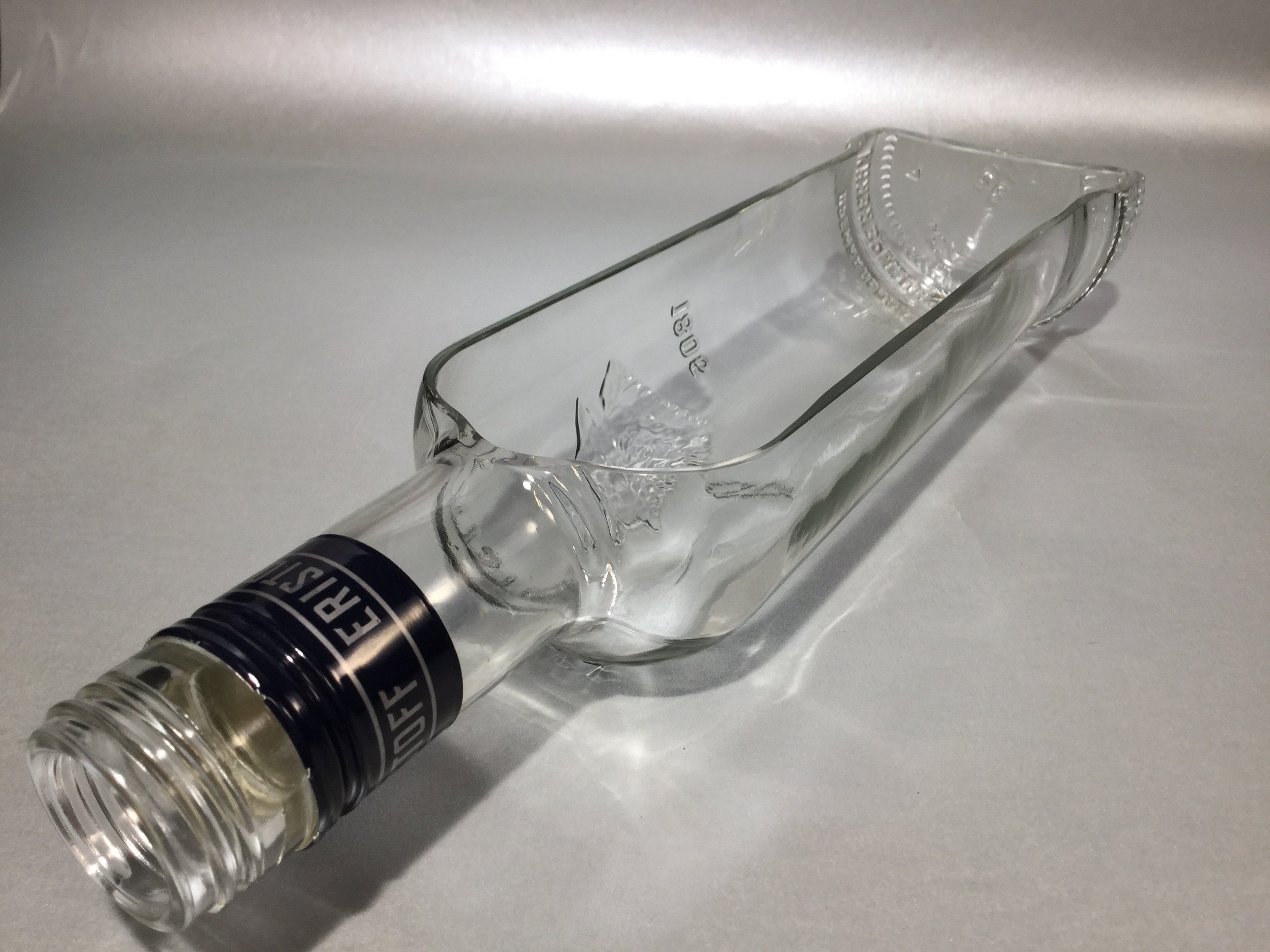 Plat, Bouteille Coupee, Vodka Eristoff, Recyclage, Upcycling, Recycling, Aperitif, Vase, Idee Cadeau