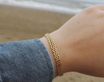 Gold Tone Mesh Bracelet Gold Tone Mesh Bracelet