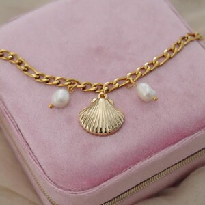 Shell Pearl Charm Bracelet · Seashell Chain Bracelet · Freshwater Pearls Figaro Bracelet · Beach Jewelry · Stackable Bracelet · Gift For Her