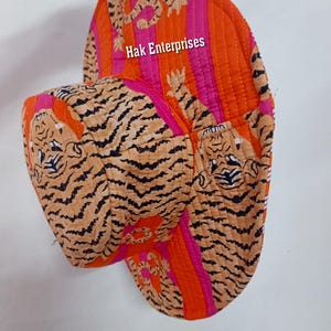 Precioso sombrero unisex de cáñamo lavado naranja oscuro BORLA BUCKET con suave forro de algodón. Perfecto para fiestas y festivales. (Estampado animal)