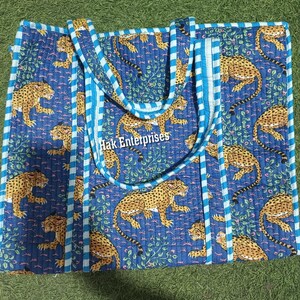 Sac fourre-tout matelassé en coton multicolore imprimé Panthera, Shopping Jhola matelassé, nouveau sac fourre-tout, spécial fête des mères - spécial fête des mères