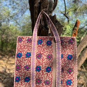 Dammig rosa sammetstygväska - Blågrön blommig broderi boho handväska Lyxig sammets axelväska Unik etnisk shoppingväska Mauve Present till henne.