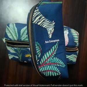 Trousse de toilette Road Trip - Trousse de toilette et sac à main zippé avec doublure imperméable | Trousse de maquillage | Trousse de toilette | Coffret cadeau tout usage