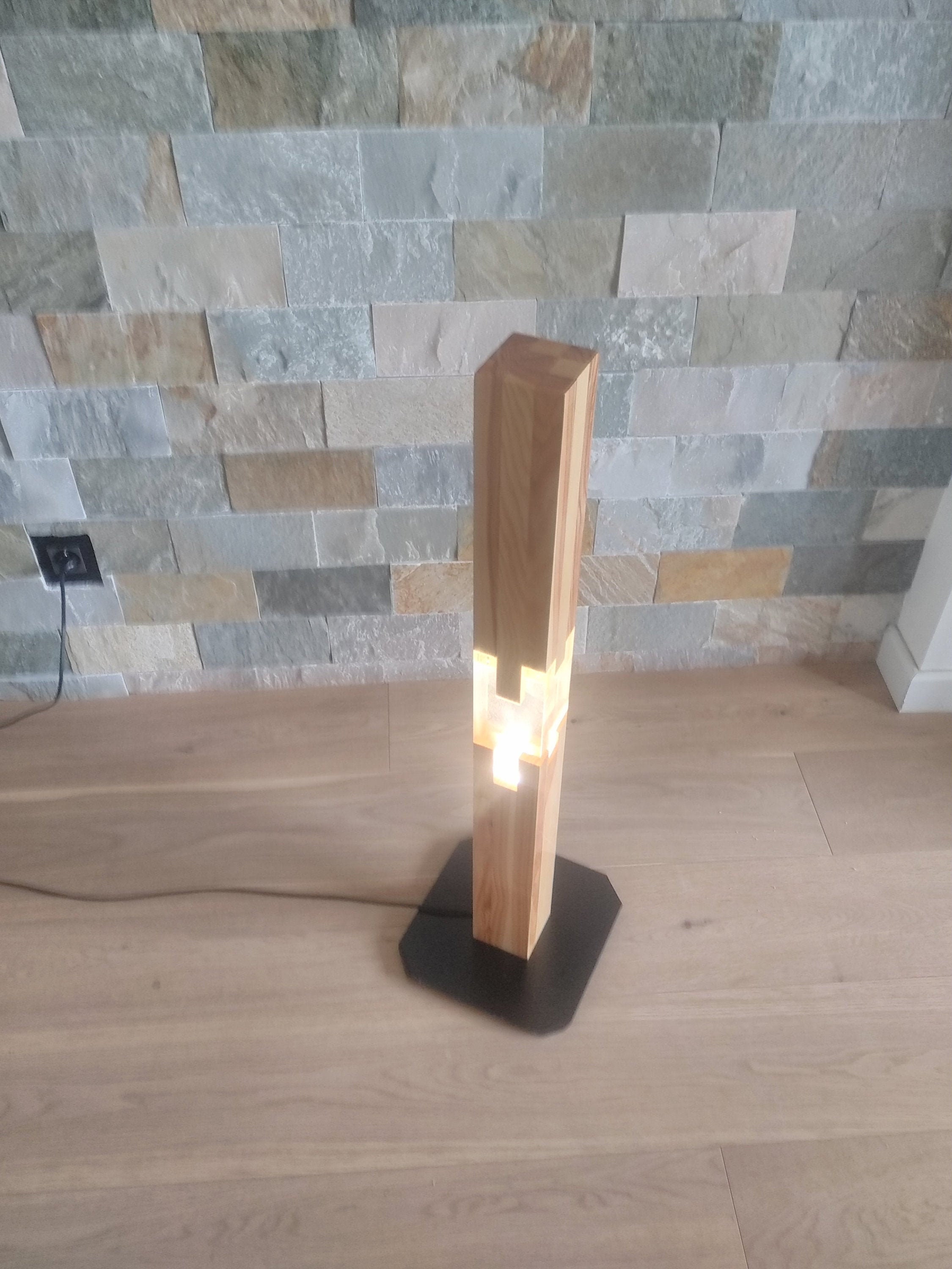 Luminaire Bois et Résine d'époxy