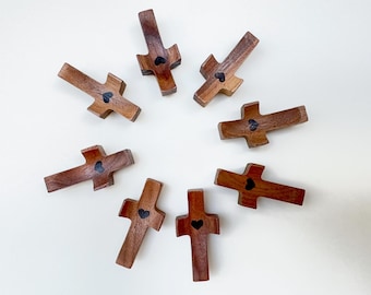 Personalised Wooden Pocket Cross – Comforting Christian Meditation to Holding with Thumb or Palm